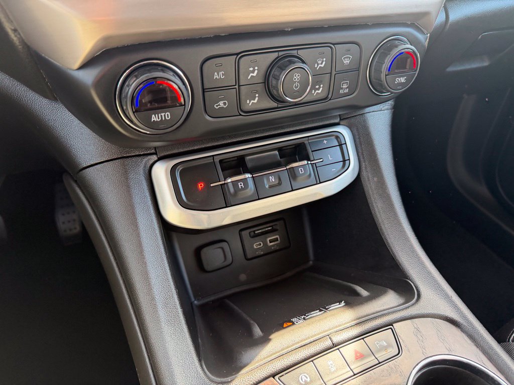 Used 2020 GMC Acadia Denali w/ Technology Package AWD/4WD image 39