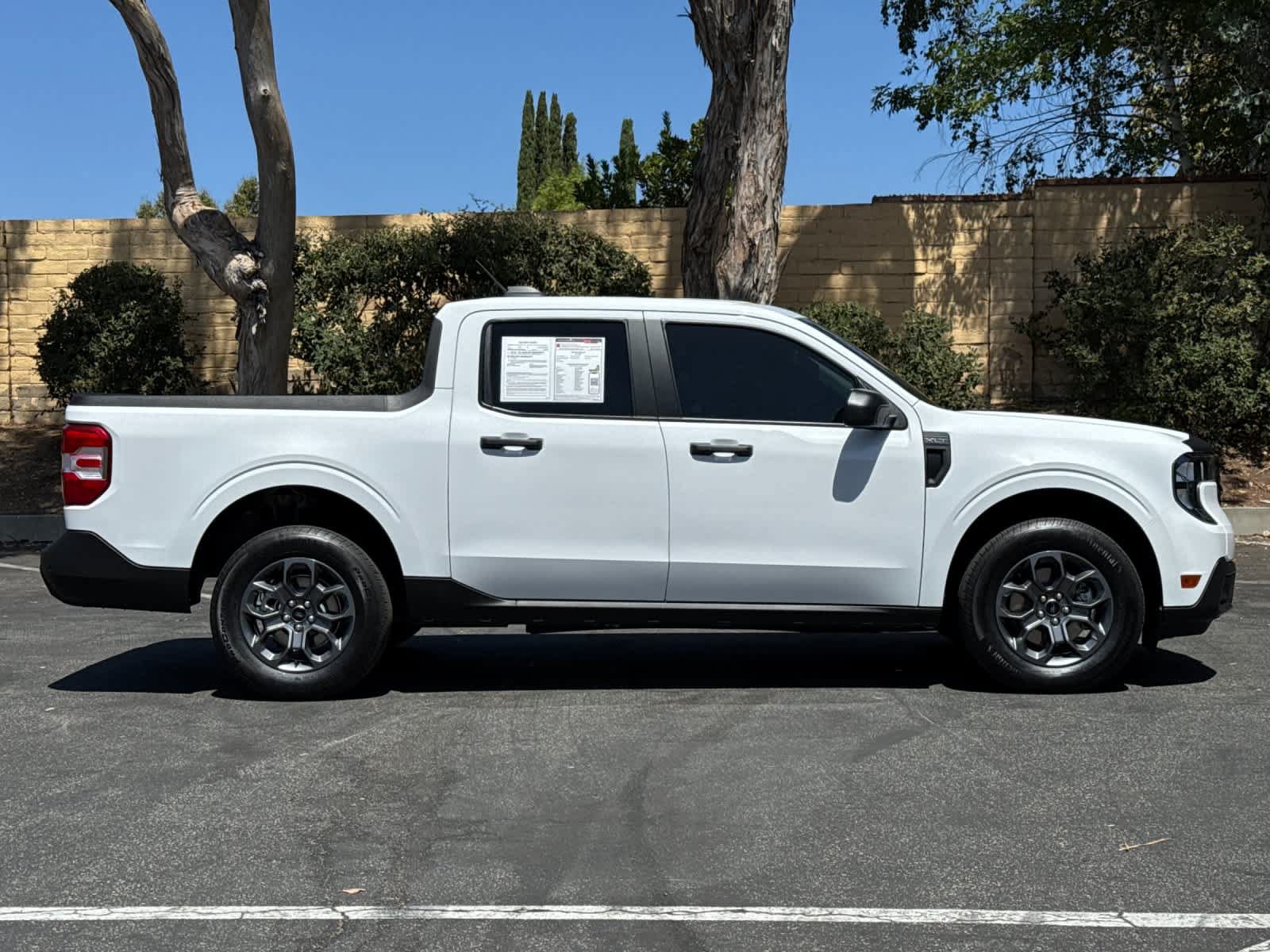 Certified 2025 Ford Maverick XLT w/ Equipment Group 302A AWD/4WD image 8