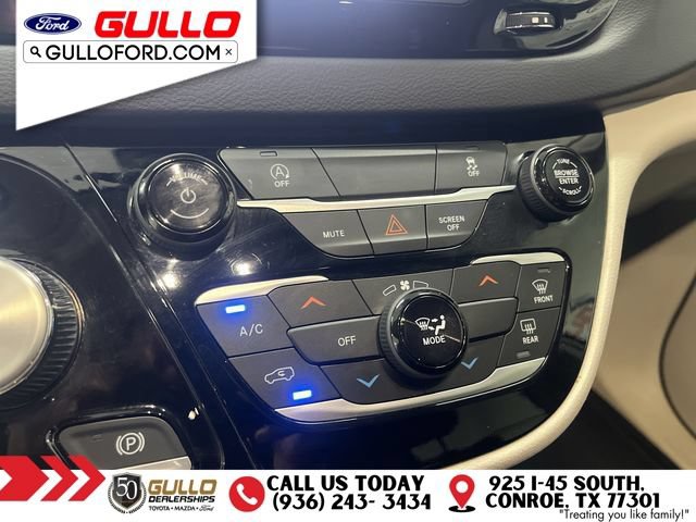 Used 2023 Chrysler Voyager LX FWD image 27