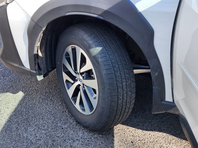 Used 2024 Subaru Outback Premium AWD/4WD image 31