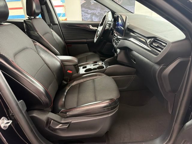 Certified 2024 Ford Escape ST-Line w/ Tech Pack #1 AWD/4WD image 10