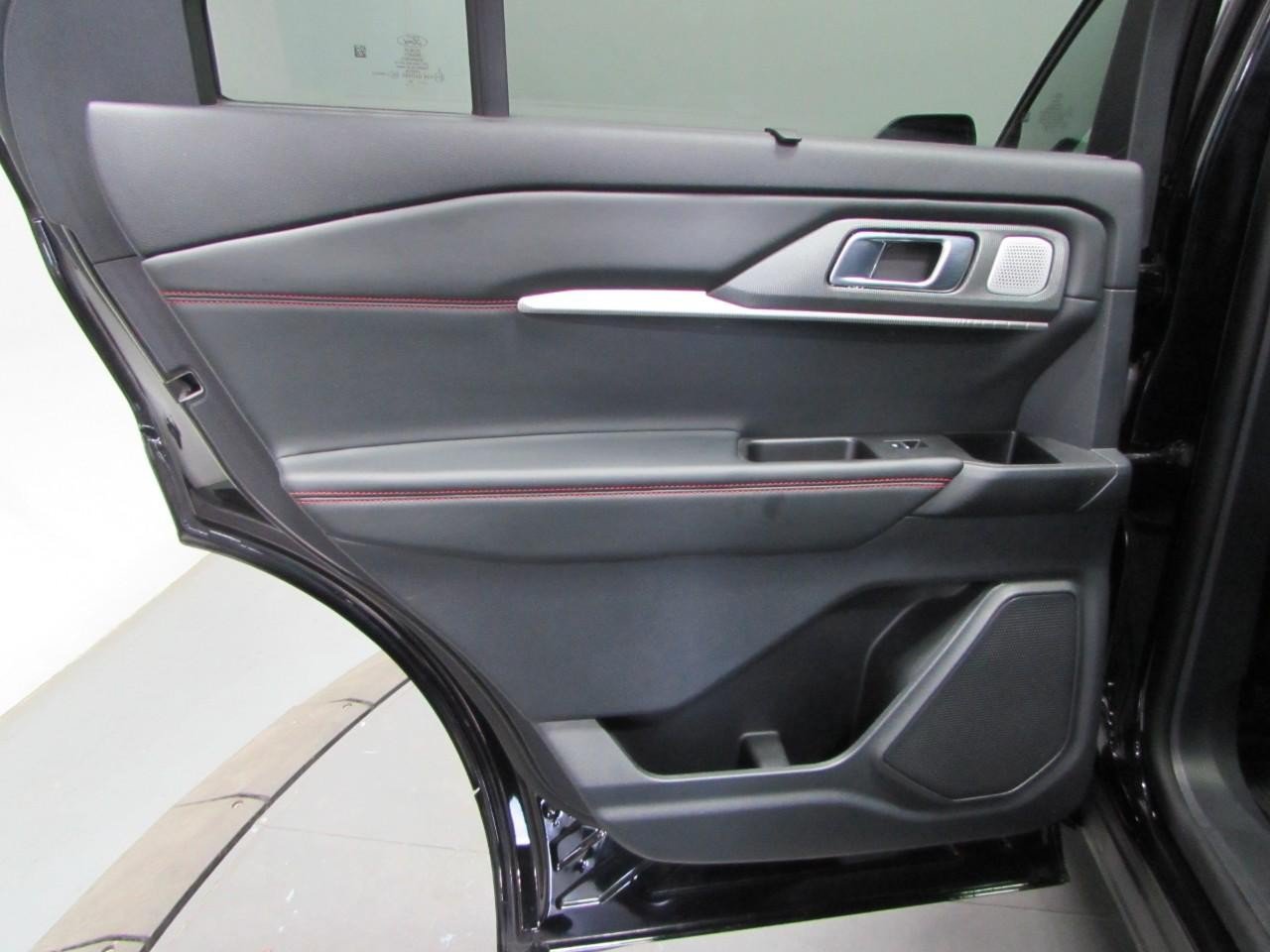 Certified 2025 Ford Explorer ST AWD/4WD image 14