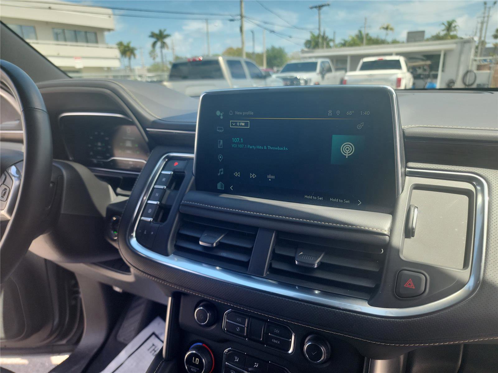 Used 2023 Chevrolet Suburban Premier image 32