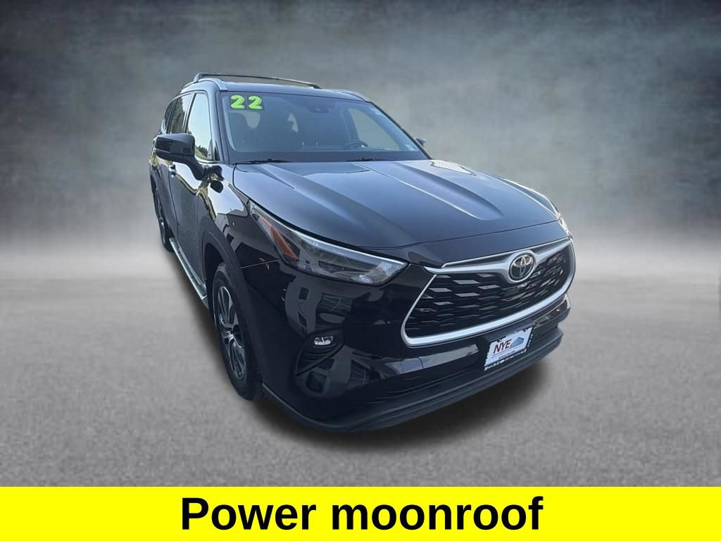 Used 2022 Toyota Highlander XLE AWD/4WD image 8