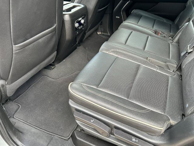 Used 2023 GMC Yukon XL SLT AWD/4WD image 17