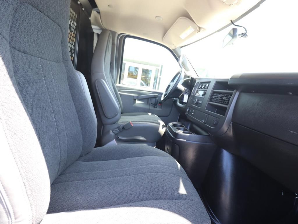 Used 2024 GMC Savana 2500 w/ Driver Convenience Package RWD image 10