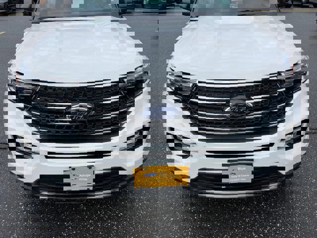 Certified 2022 Ford Explorer XLT w/ Equipment Group 202A image 9