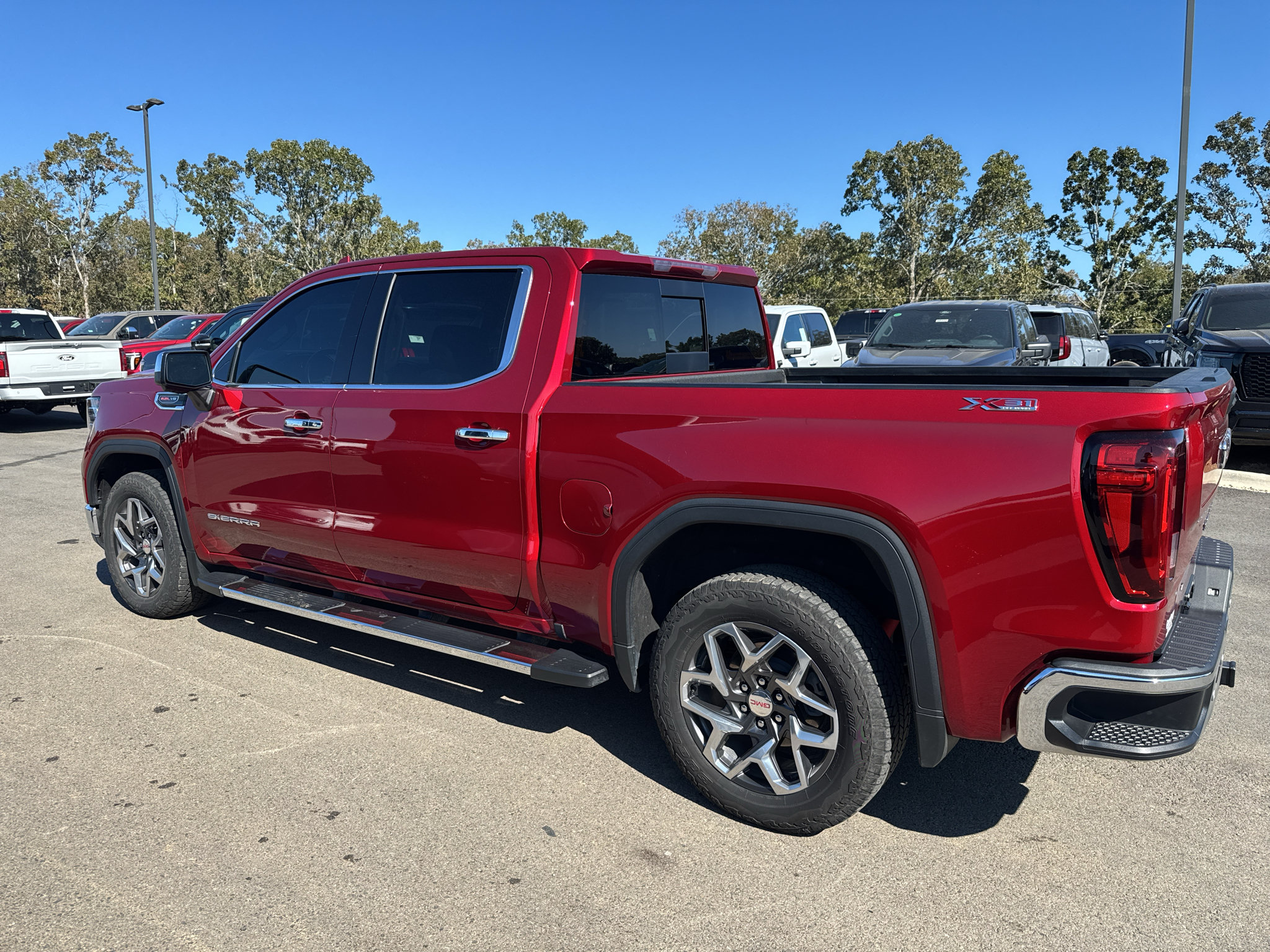 Used 2024 GMC Sierra 1500 SLT w/ SLT Premium Plus Package AWD/4WD image 10