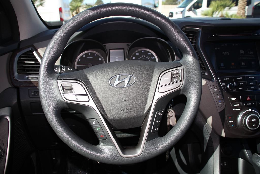 Used 2018 Hyundai Santa Fe SE image 16