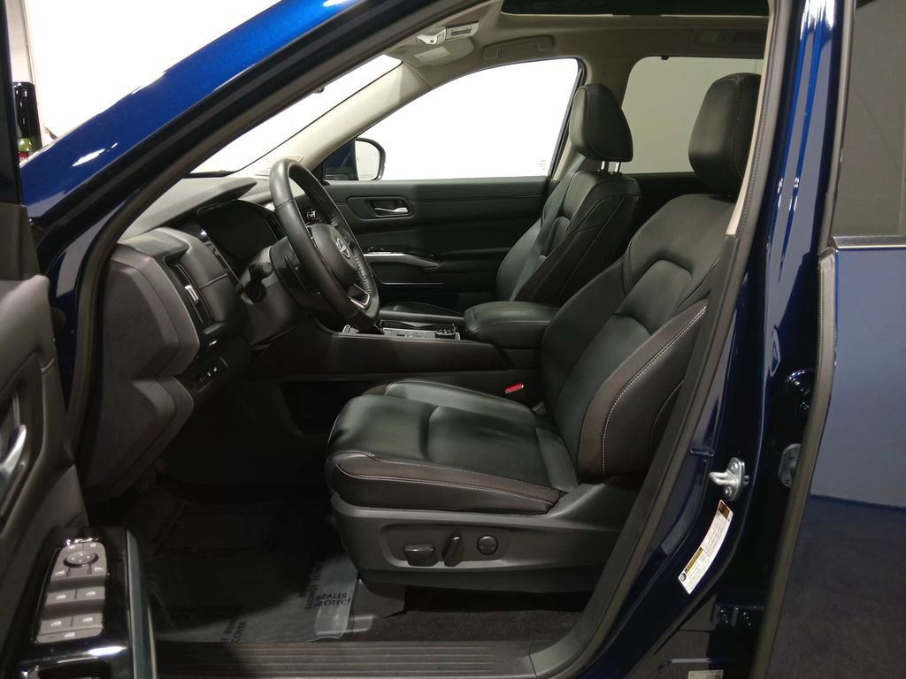 Used 2024 Nissan Pathfinder SL w/ SL Premium Package AWD/4WD image 19