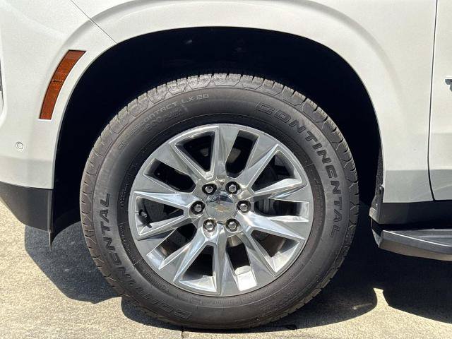 Used 2025 Chevrolet Tahoe Premier RWD image 4