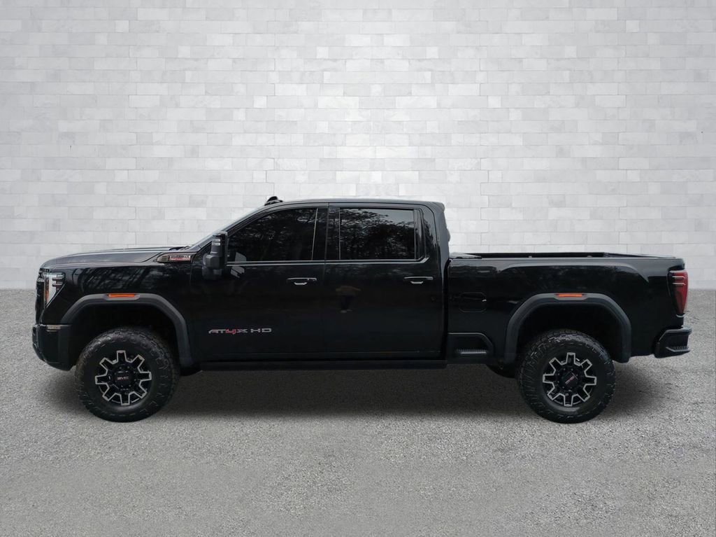 Used 2024 GMC Sierra 2500 AT4X image 2