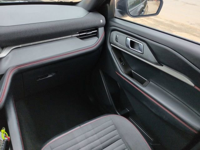 Certified 2025 Ford Explorer ST-Line AWD/4WD image 21