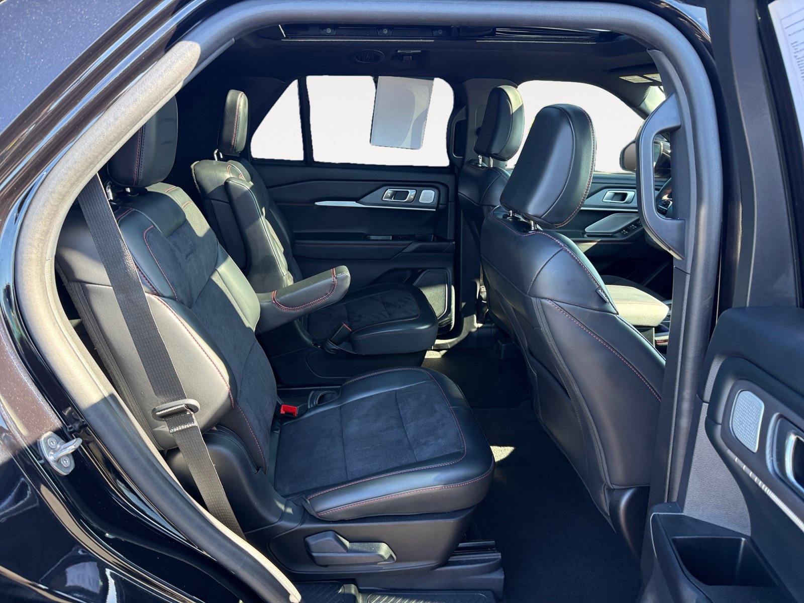Certified 2025 Ford Explorer ST w/ Sun And Sound Package AWD/4WD image 18