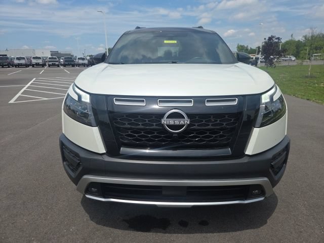 Used 2024 Nissan Pathfinder Rock Creek AWD/4WD image 3