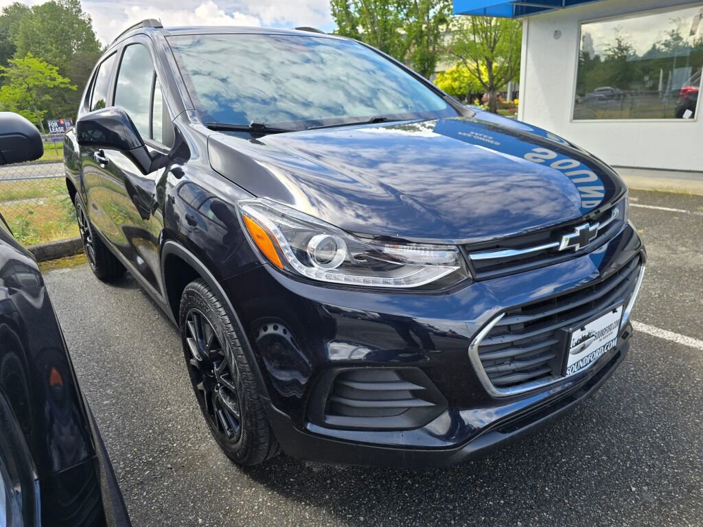Used 2021 Chevrolet Trax LT w/ Premium Seat Package AWD/4WD image 4