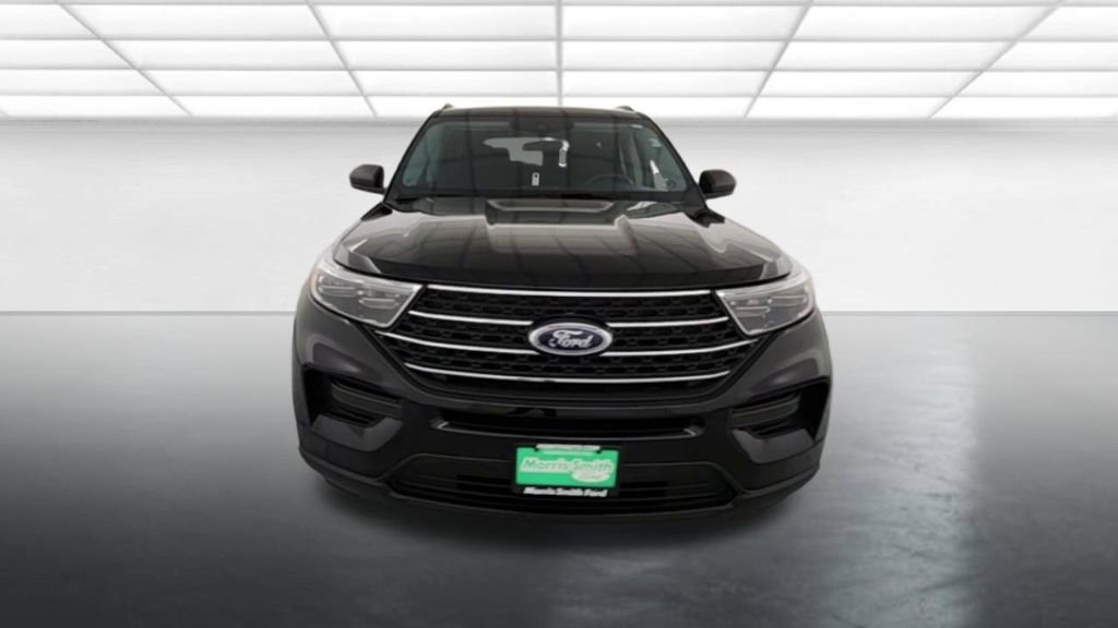 Certified 2023 Ford Explorer XLT AWD/4WD image 2