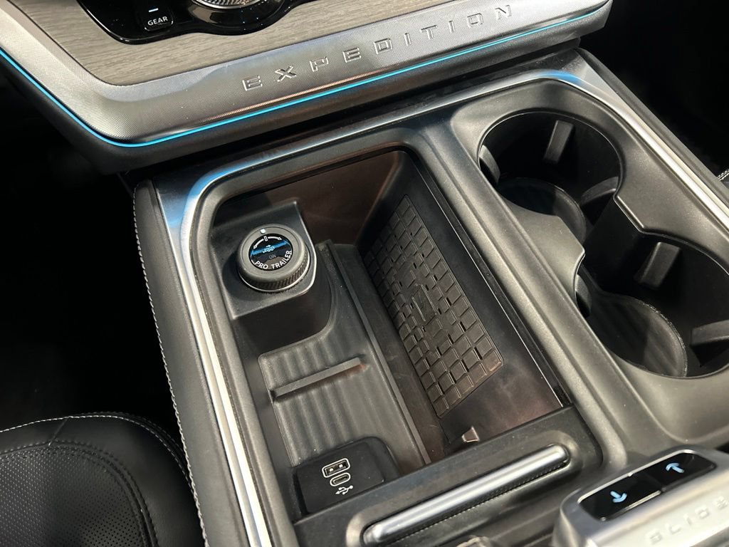 Certified 2025 Ford Expedition Max Platinum AWD/4WD image 24