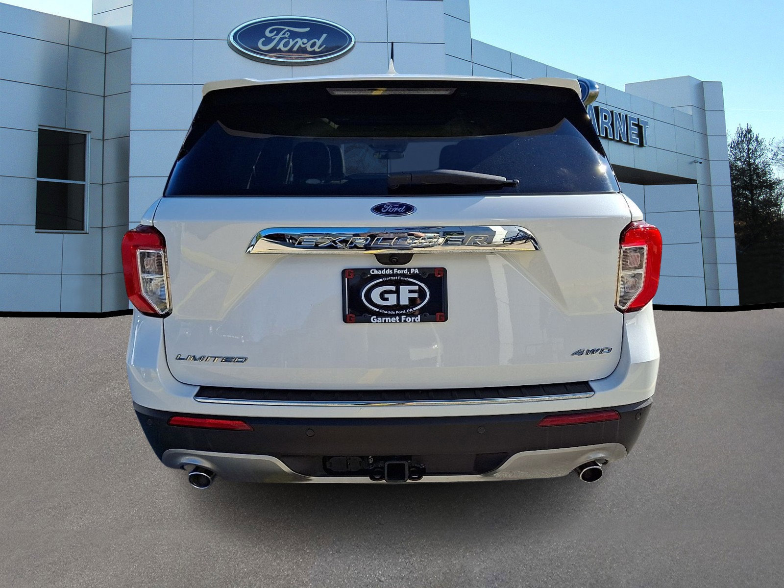 Certified 2023 Ford Explorer Limited w/ Limited Technology Package image 3