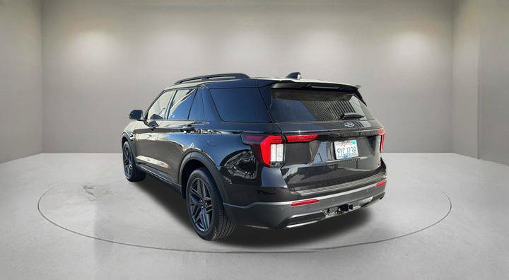 Certified 2026 Ford Explorer ST-Line w/ ST-Line Street Pack RWD image 4