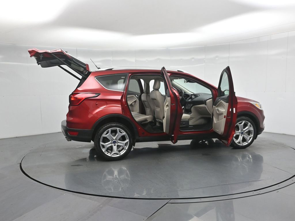 Certified 2019 Ford Escape Titanium image 33