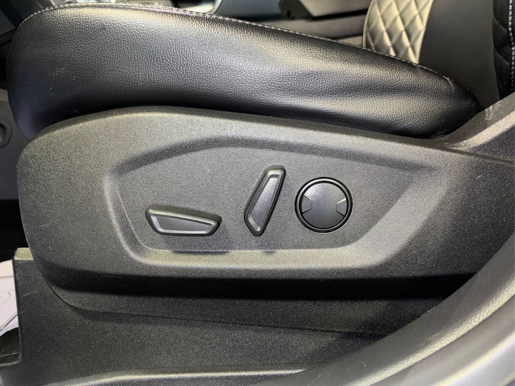 Certified 2023 Ford Edge Titanium AWD/4WD image 29