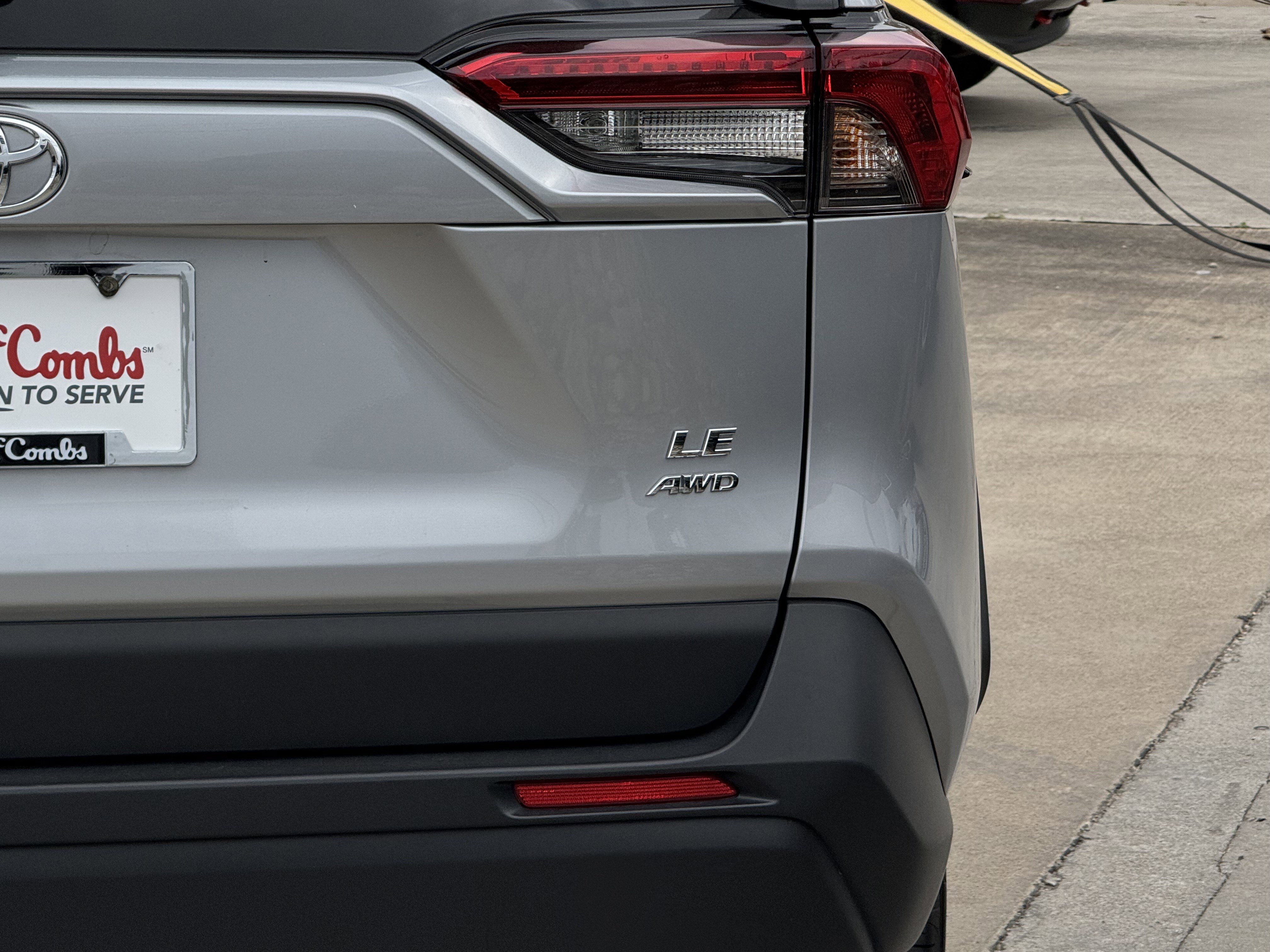 Used 2025 Toyota RAV4 LE image 7