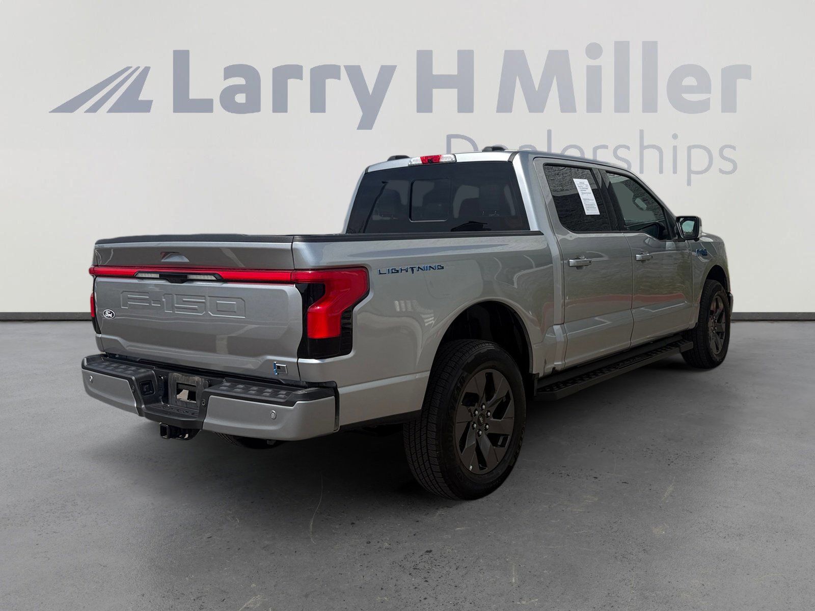 Certified 2024 Ford F150 Lightning Lariat image 5