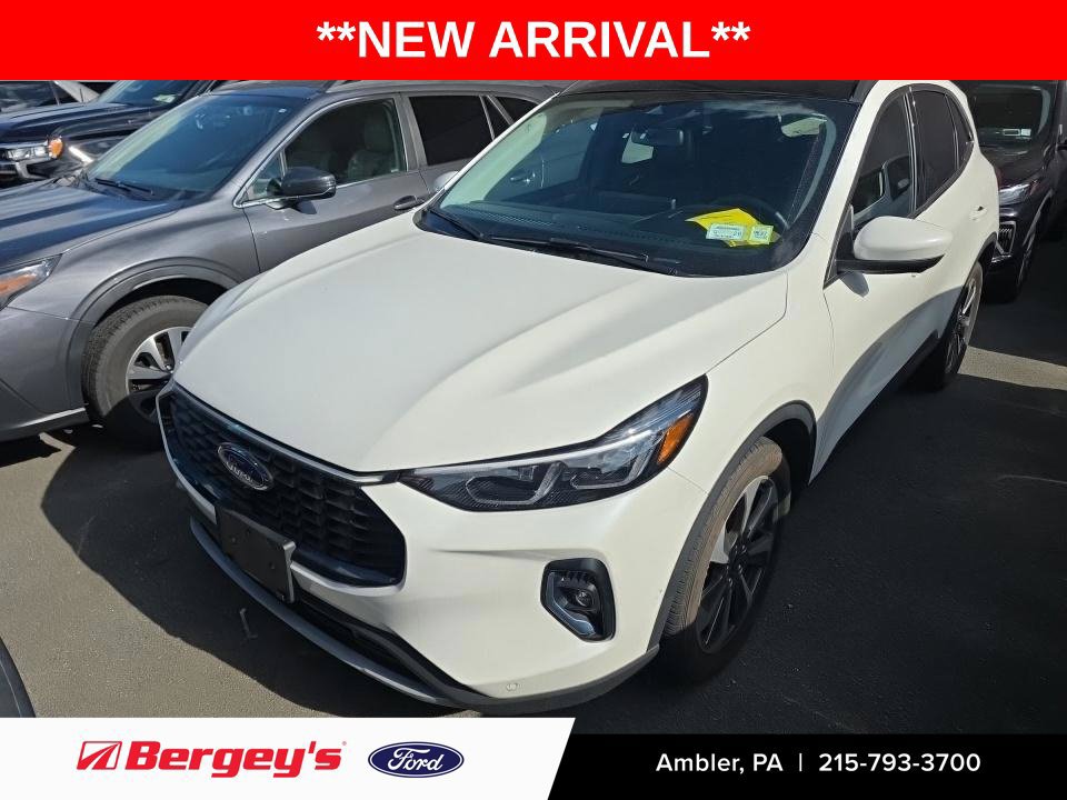 Certified 2023 Ford Escape Platinum w/ Premium Technology Package AWD/4WD image 1