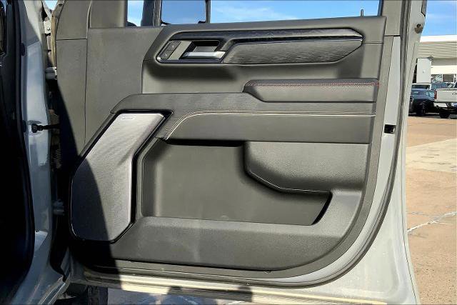 Used 2025 GMC Sierra 2500 AT4X AWD/4WD image 23