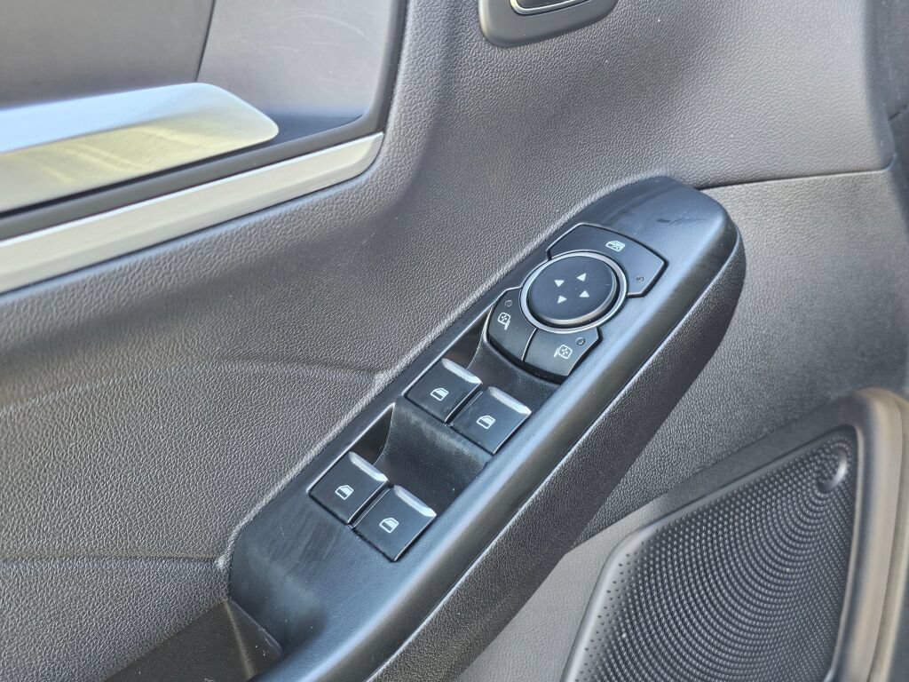 Certified 2025 Ford Escape Platinum AWD/4WD image 19