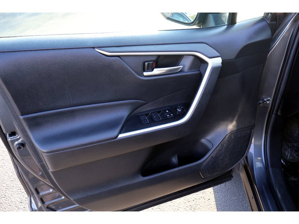 Used 2023 Toyota RAV4 XLE w/ Convenience Package FWD image 23