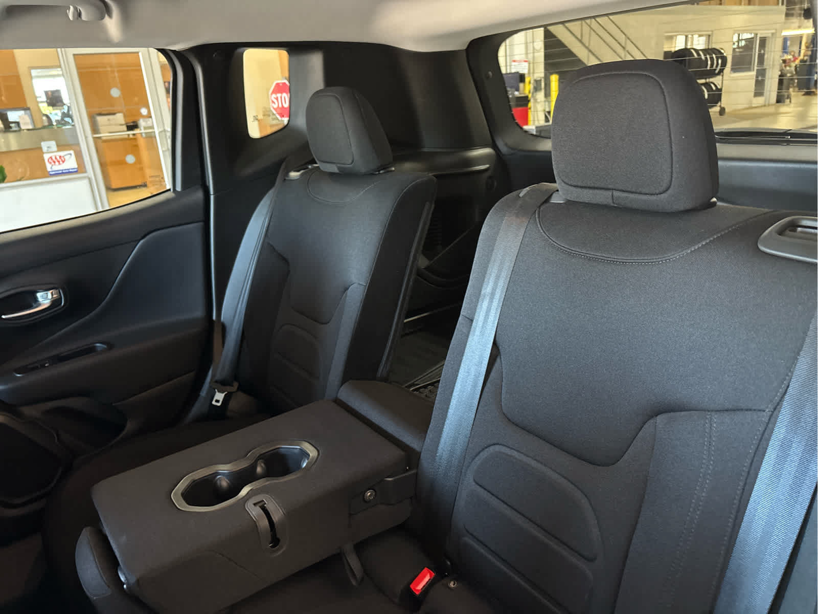 Used 2022 Jeep Renegade Latitude w/ Convenience Group AWD/4WD image 31