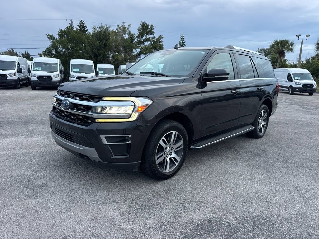 Certified 2023 Ford Expedition Limited image 3