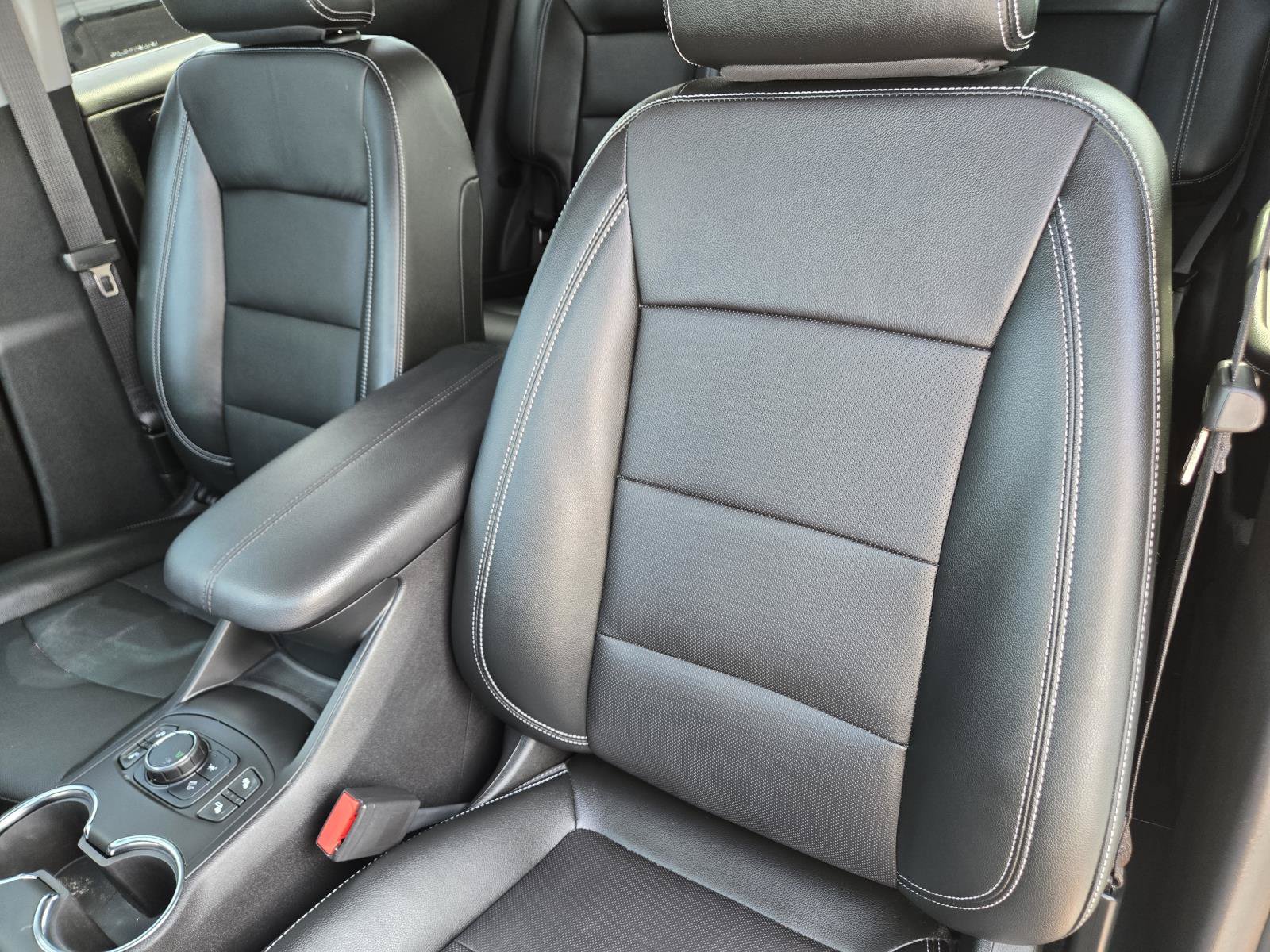 Used 2024 GMC Terrain SLT w/ Elevation Edition FWD image 18