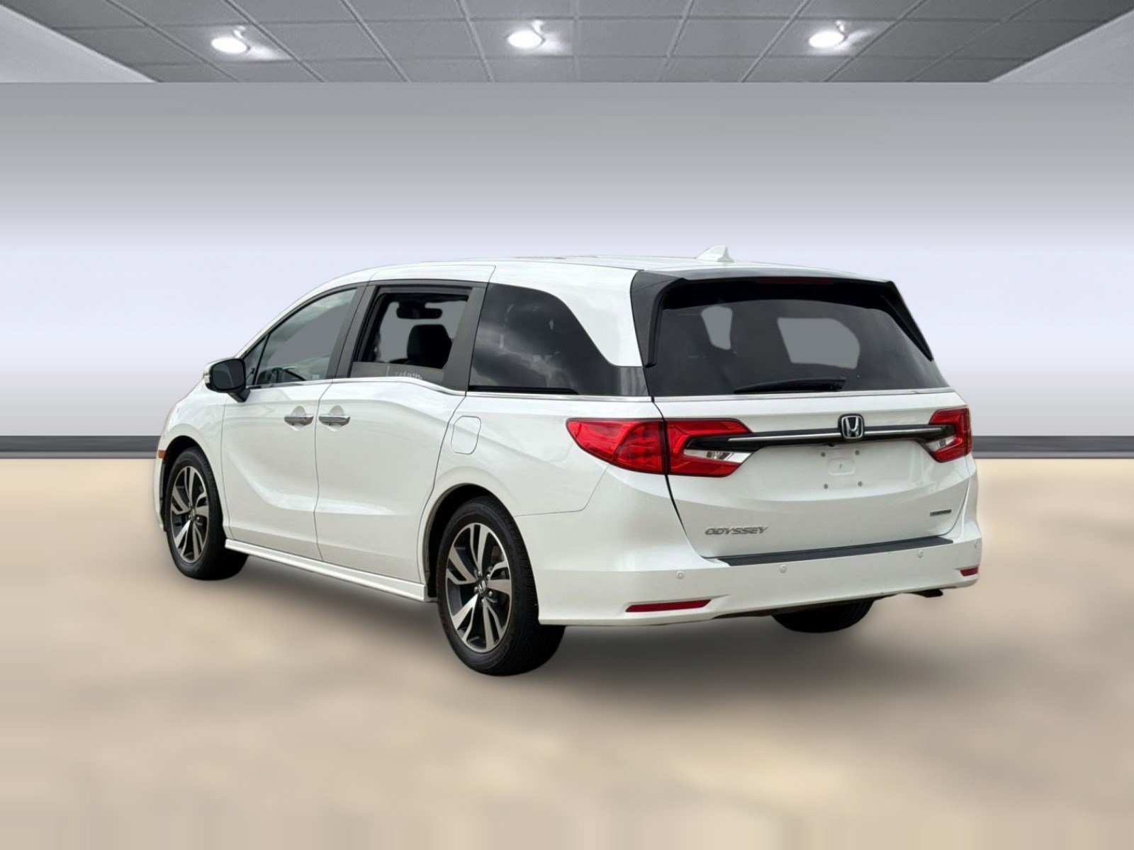 Used 2022 Honda Odyssey Touring image 3