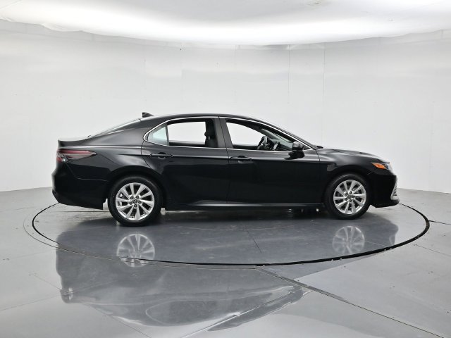 Used 2024 Toyota Camry LE FWD image 2