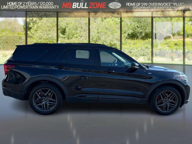 Certified 2025 Ford Explorer ST-Line w/ ST-Line Street Pack image 6