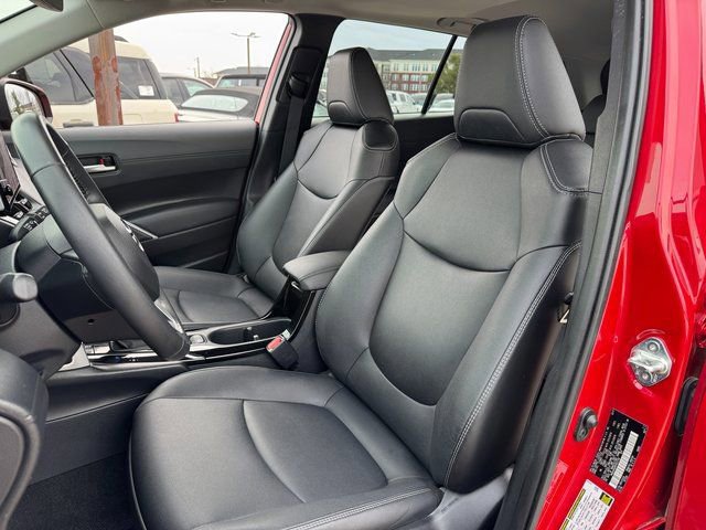 Used 2023 Toyota Corolla Cross XLE w/ Convenience Package image 14