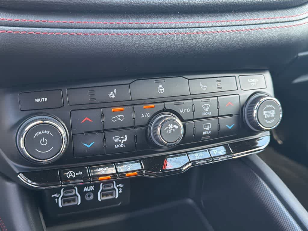 Used 2025 Dodge Durango GT AWD/4WD image 29