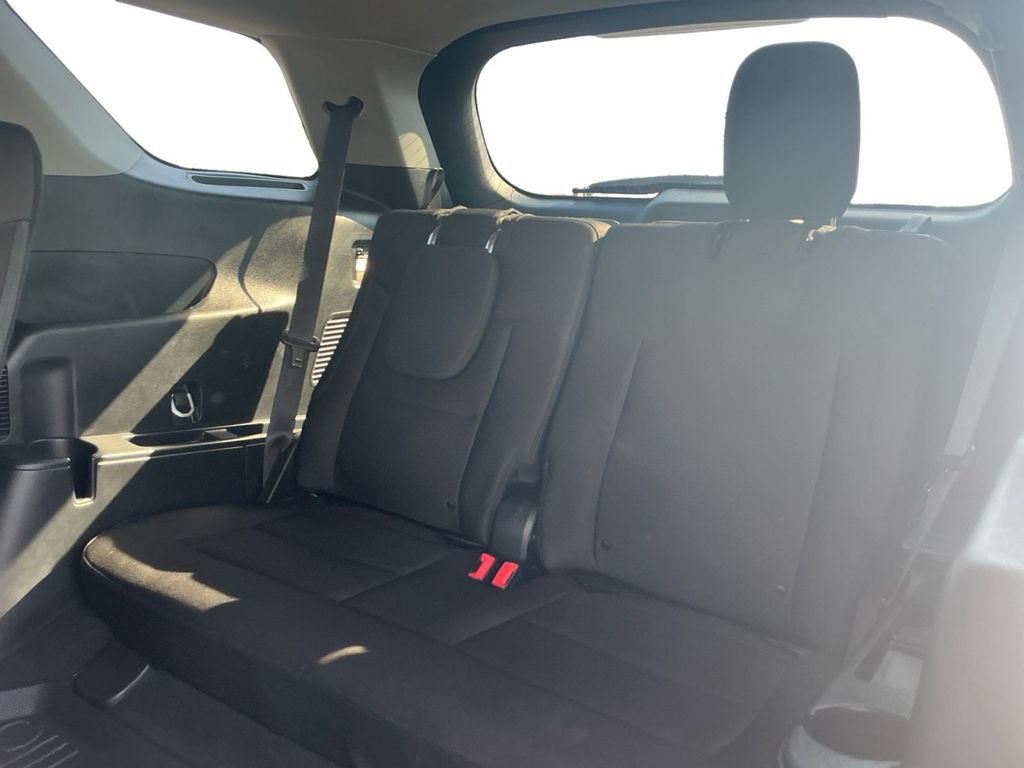 Certified 2023 Ford Explorer XLT RWD image 21