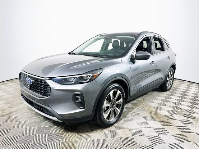 Certified 2025 Ford Escape Platinum w/ Premium Technology Package image 7