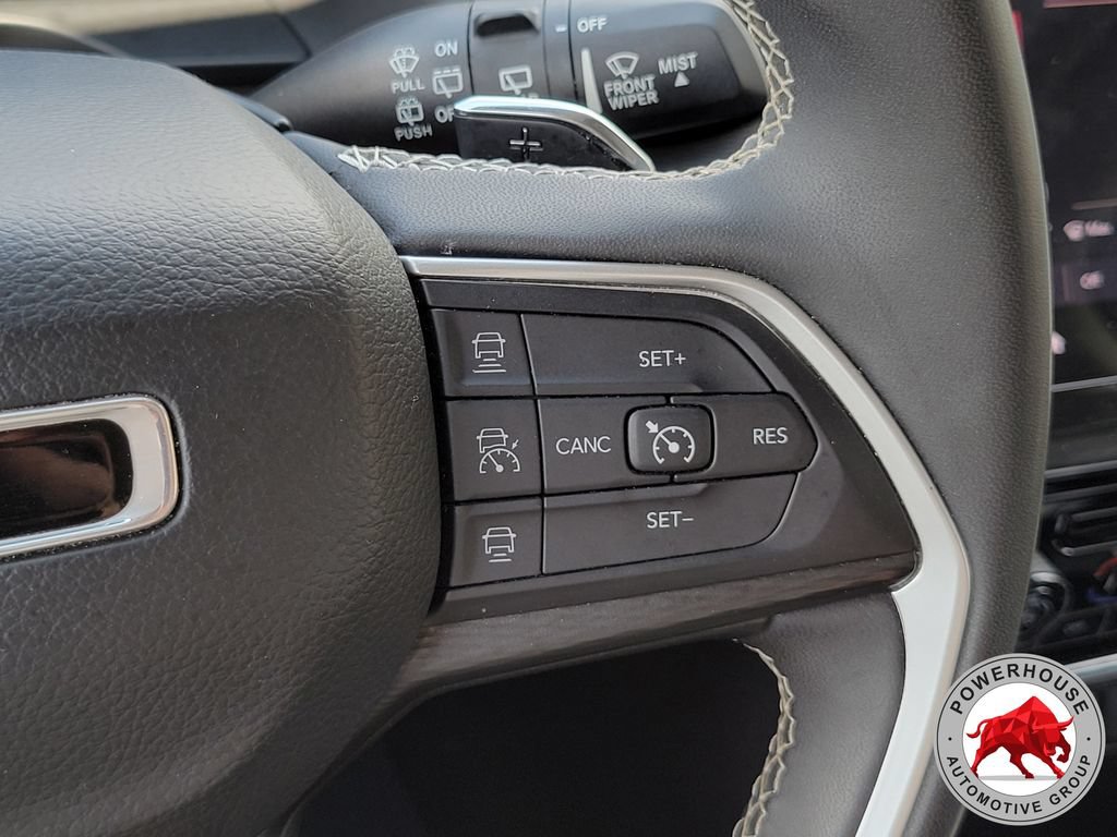 Used 2023 Jeep Grand Cherokee L Laredo AWD/4WD image 29