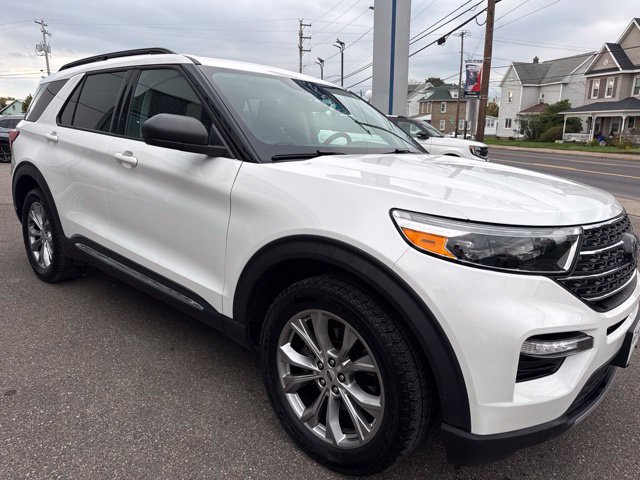 Certified 2023 Ford Explorer XLT w/ Equipment Group 202A AWD/4WD image 4