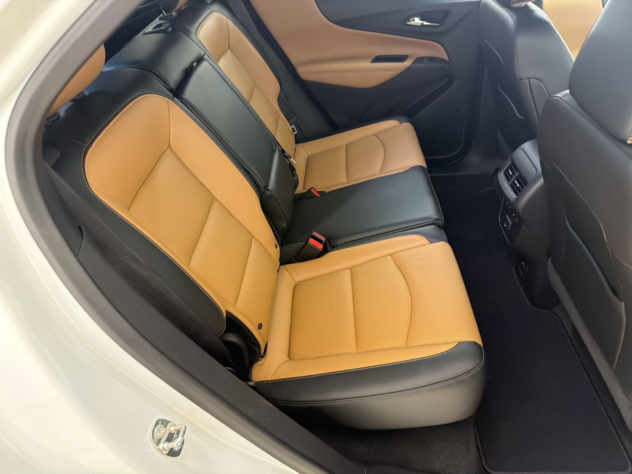 Used 2019 Chevrolet Equinox Premier FWD image 27