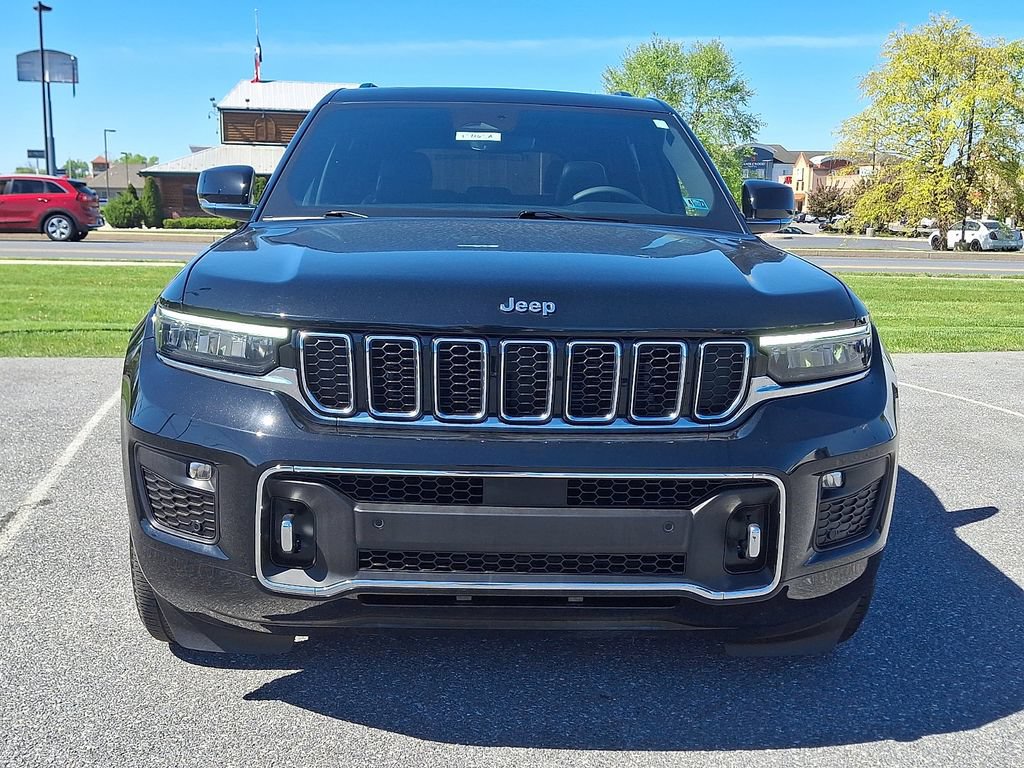 Used 2024 Jeep Grand Cherokee Overland w/ Trailer Tow Package AWD/4WD image 2