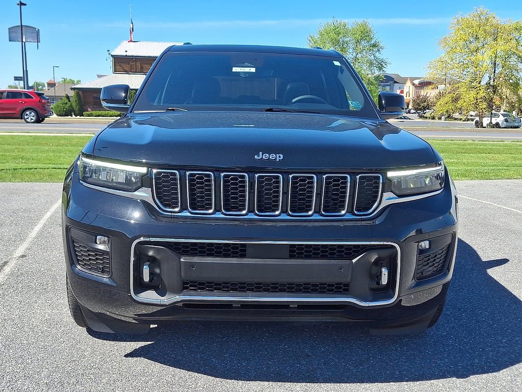 Used 2024 Jeep Grand Cherokee Overland w/ Trailer Tow Package AWD/4WD image 2