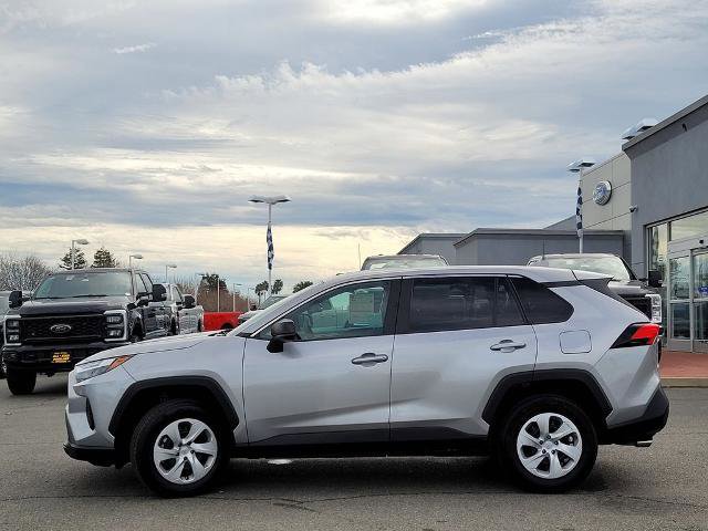 Used 2024 Toyota RAV4 LE AWD/4WD image 2