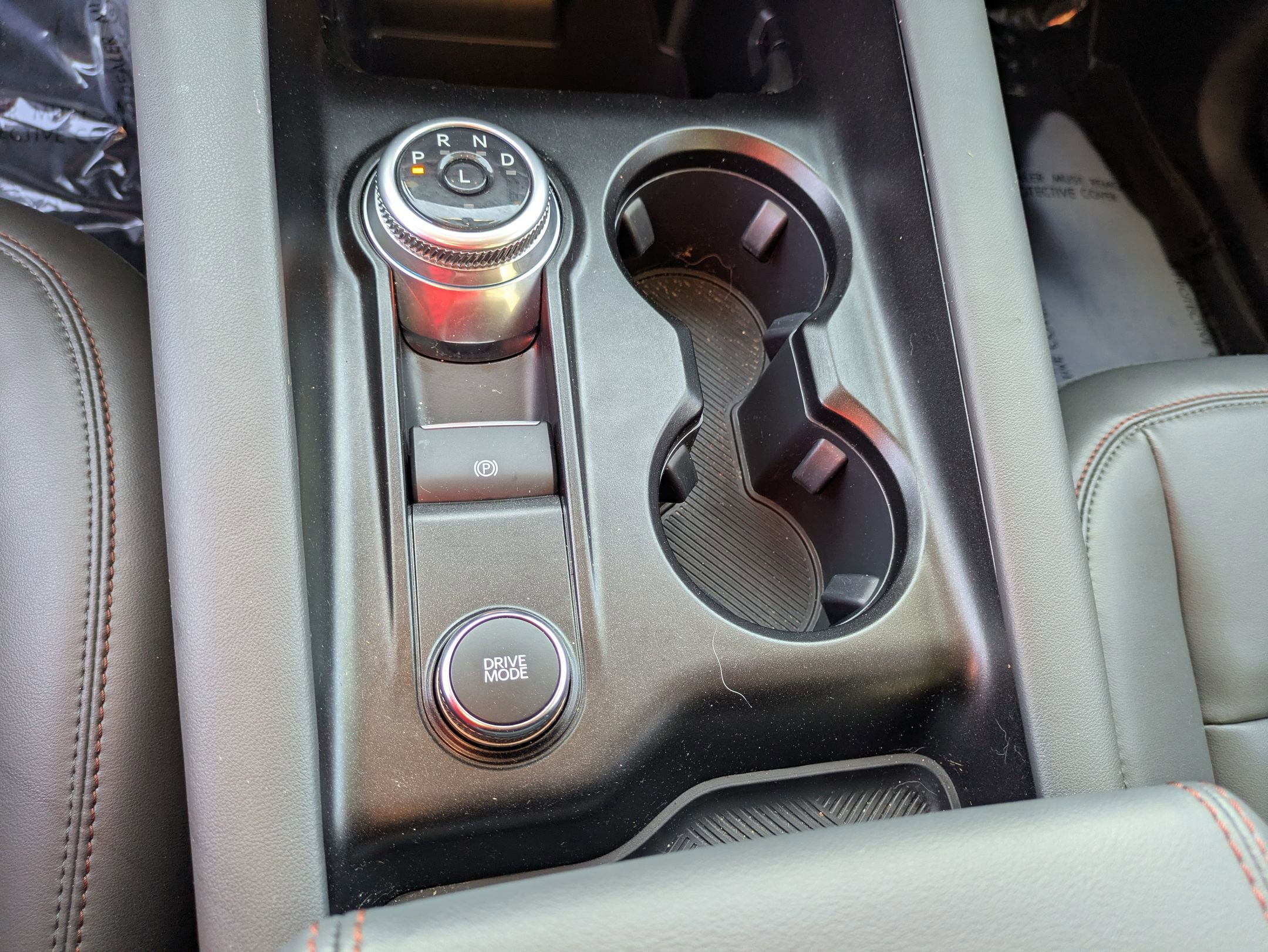 Certified 2025 Ford Explorer Active w/ Active Comfort Package AWD/4WD image 21