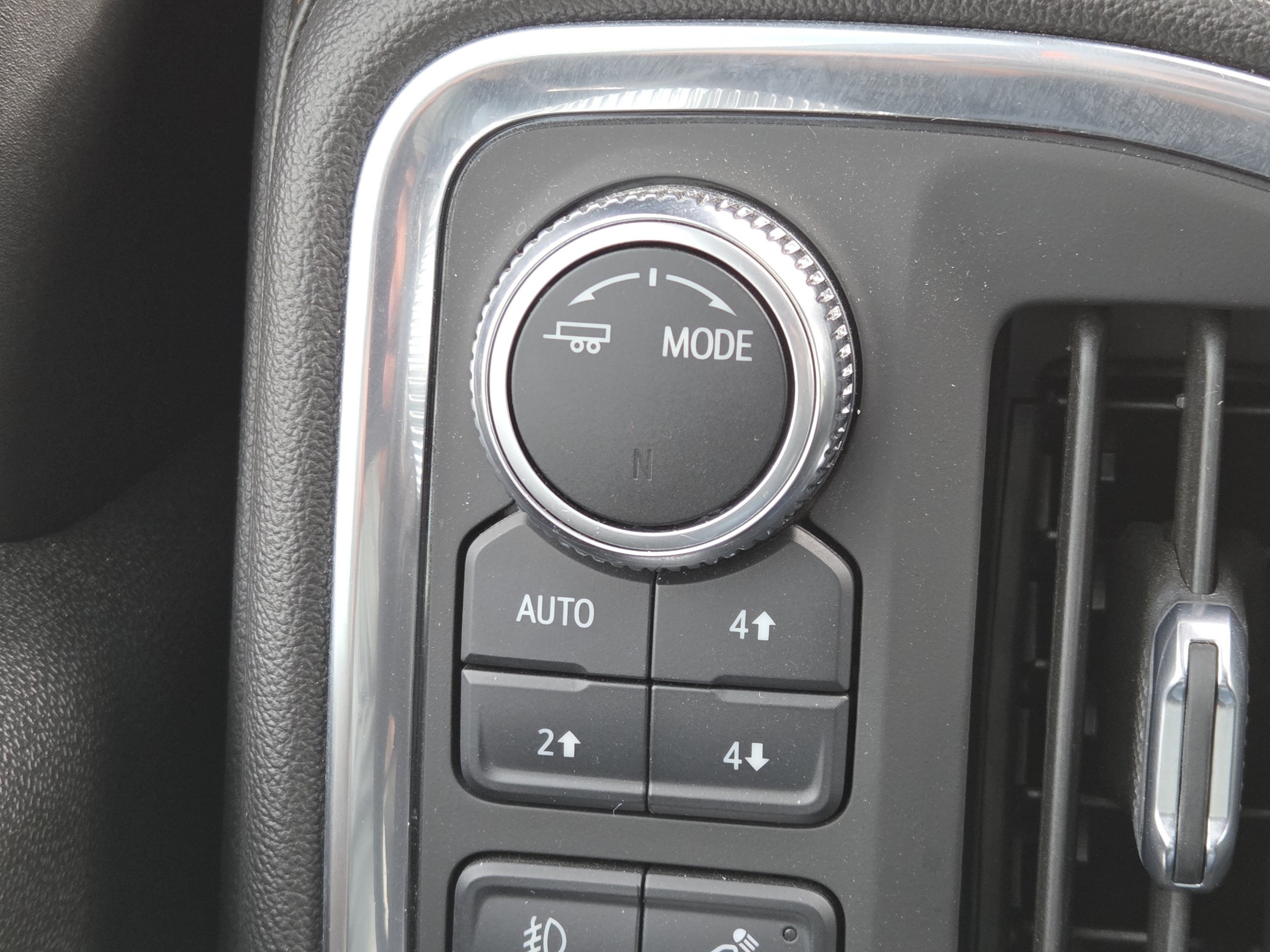Used 2022 GMC Sierra 2500 AT4 w/ AT4 Premium Plus Package AWD/4WD image 11